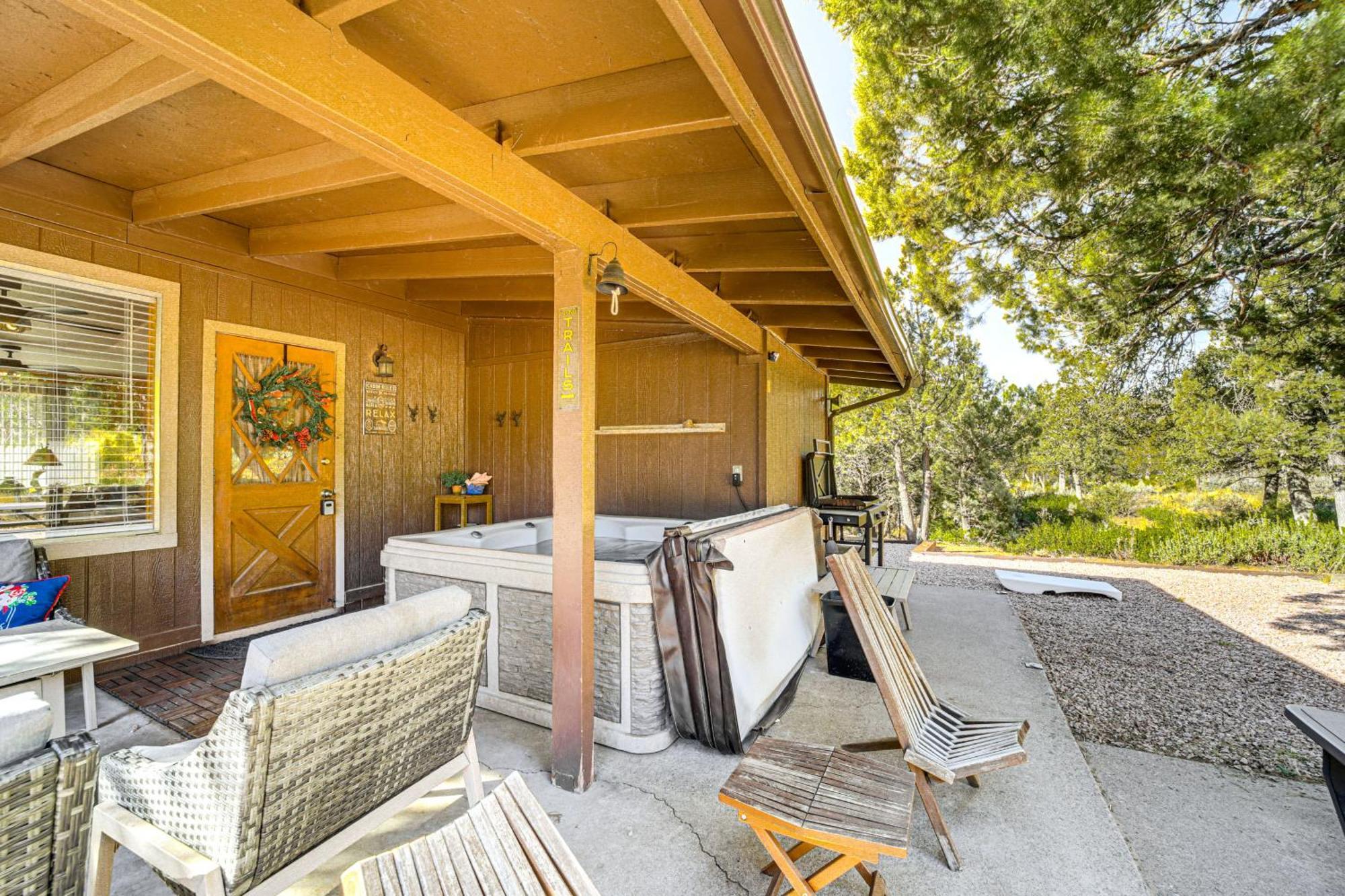 Peaceful Strawberry Cabin Fire Pit And Hot Tub Pine Exteriér fotografie