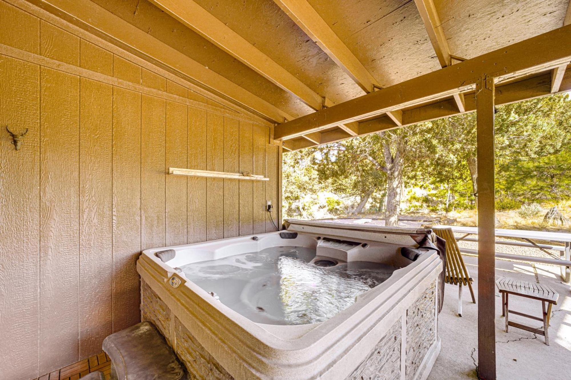 Peaceful Strawberry Cabin Fire Pit And Hot Tub Pine Exteriér fotografie