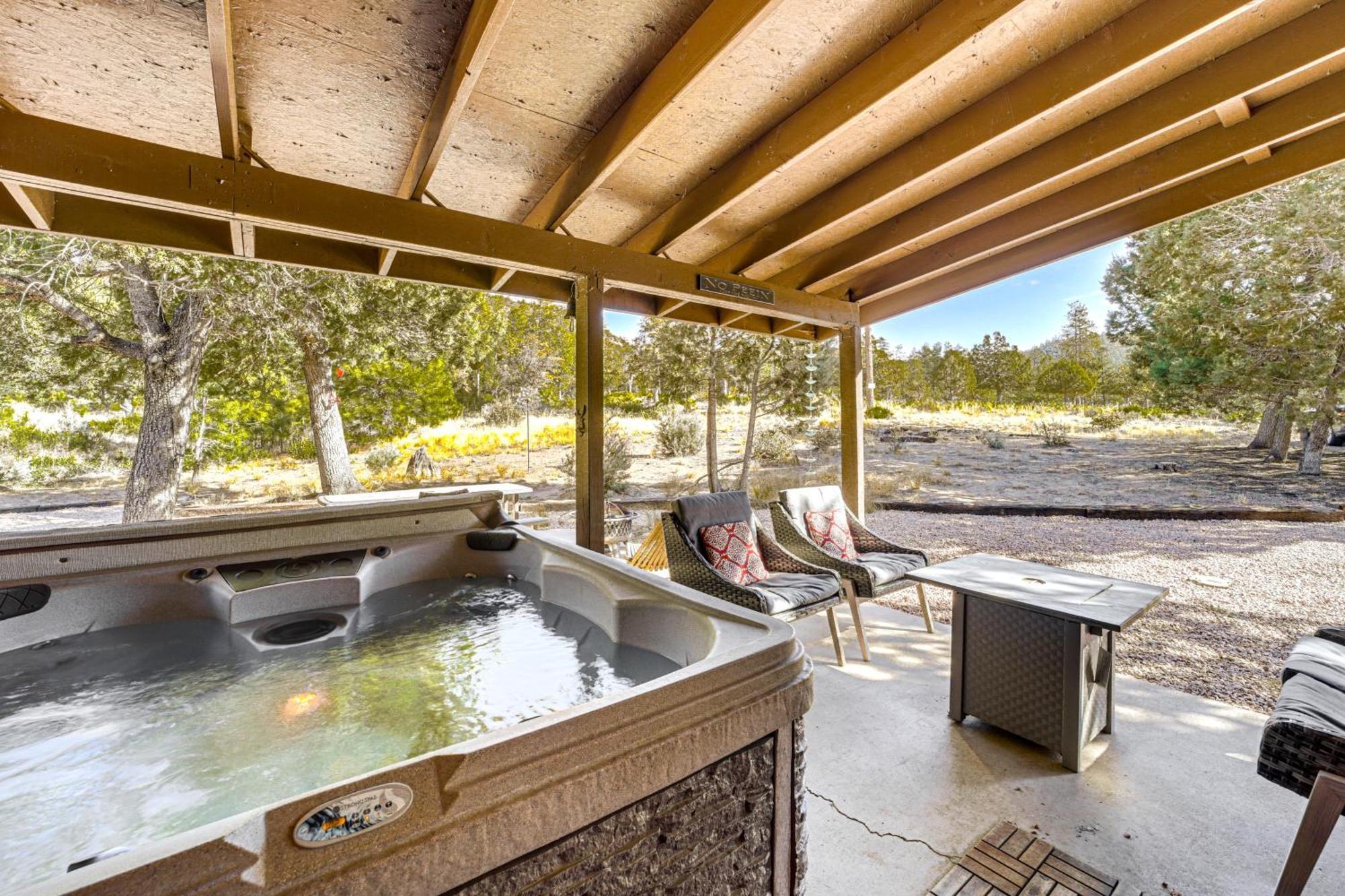 Peaceful Strawberry Cabin Fire Pit And Hot Tub Pine Exteriér fotografie