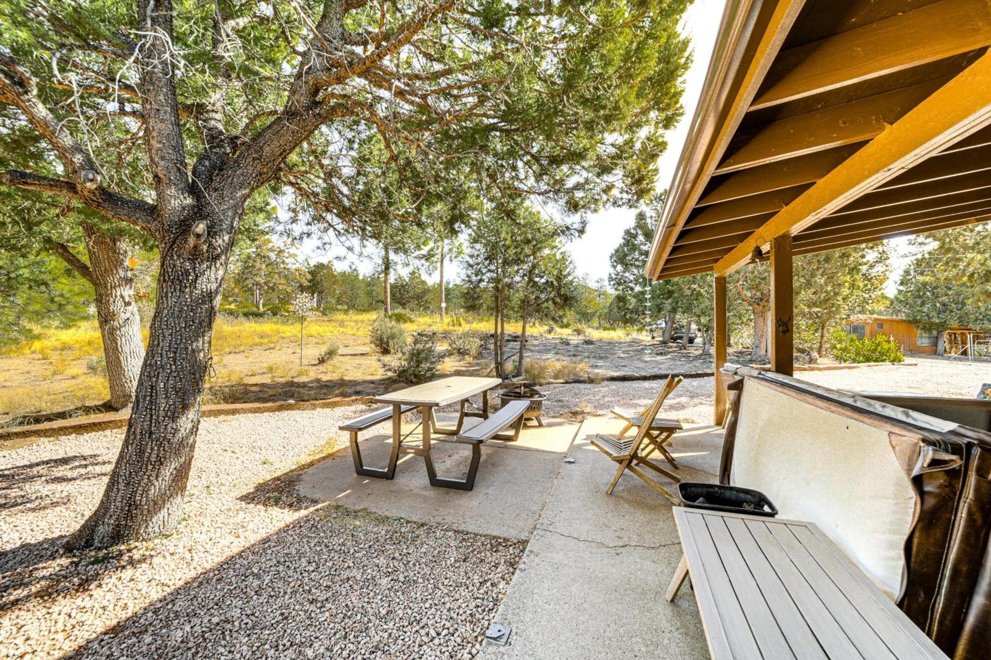 Peaceful Strawberry Cabin Fire Pit And Hot Tub Pine Exteriér fotografie